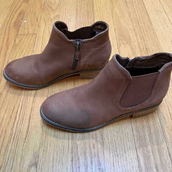 Blondo Lidia waterproof Chelsea bootie in Cognac Nubuck size 6M - Picture 4 of 12
